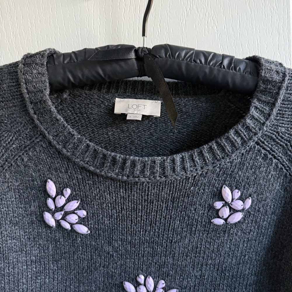 Loft Charcoal Gray Crewneck Sweater With Lavender Bead Embellishments Size S - Picture 8 of 13